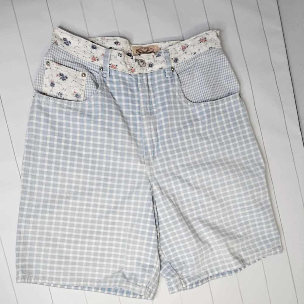 Kikomo floral 90s high rise shorts - Picture 2 of 6